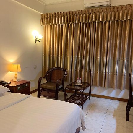 Chung Hsin Hotel 中信酒店 Phnom Penh Ngoại thất bức ảnh