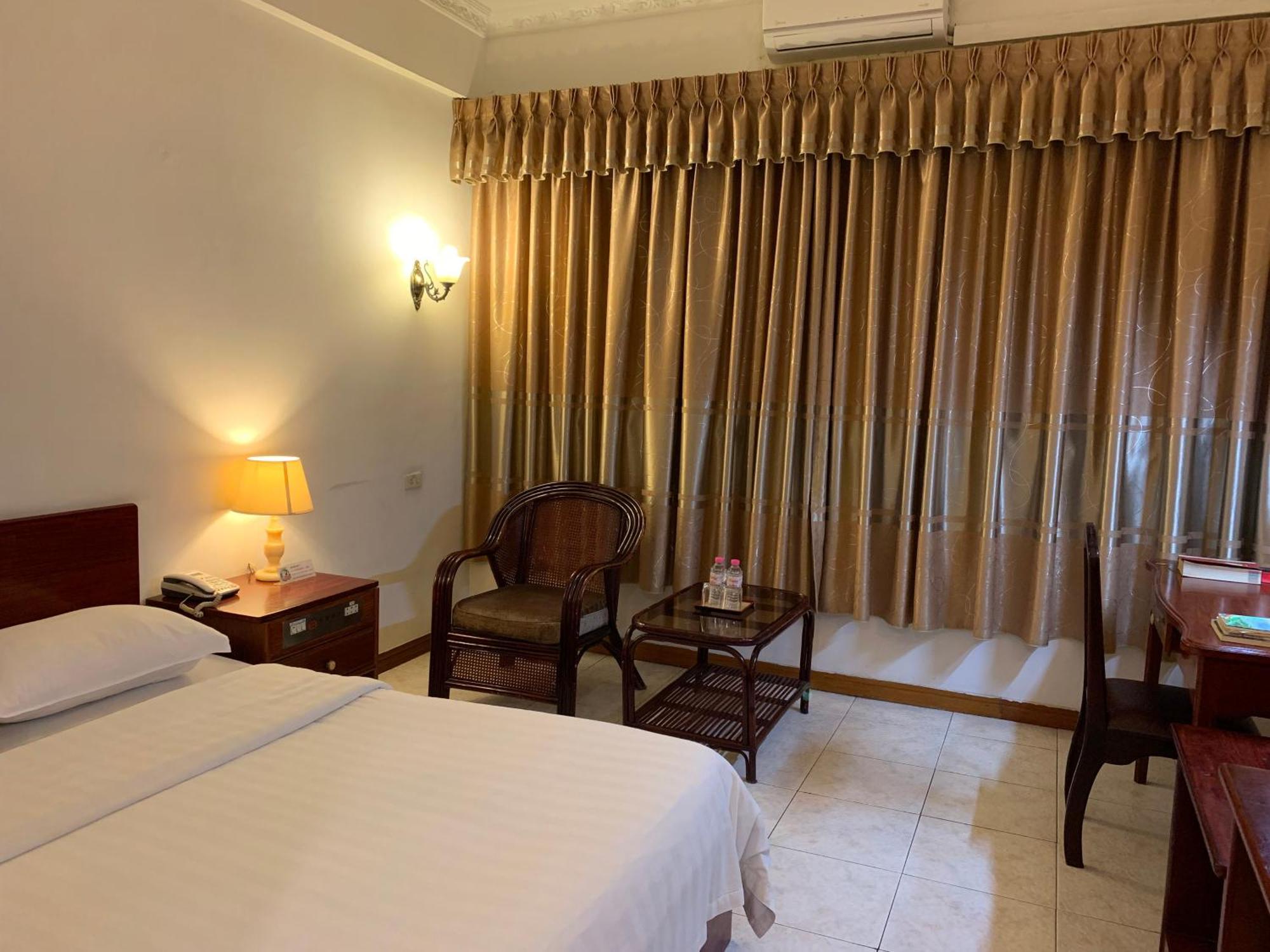 Chung Hsin Hotel 中信酒店 Phnom Penh Ngoại thất bức ảnh